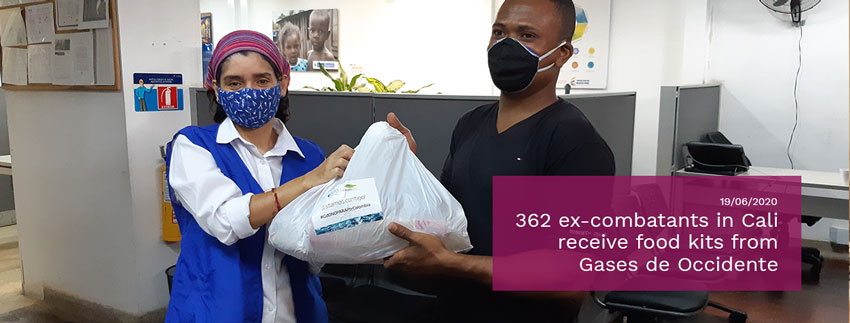 362-ex-combatants-in-Cali-receive-food-kits-from-Gases-de-Occidente.jpg