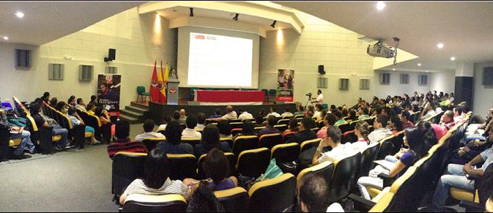 Auditorio. Ante más de 200 personas en la Universidad Libre de Pereira se abrió este espacio de discusión académica. Foto: ACR l Comunicaciones
