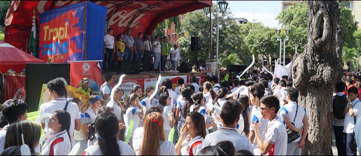Niños y niñas de la estrategia de prevención de reclutamiento por grupos armados ilegales ‘Mambrú no va a la guerra, este es otro cuento’, canta rap por la paz y la convivencia.