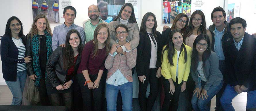 Estudiantes universitarios crean matriz para medir cooperación internacional en reintegración