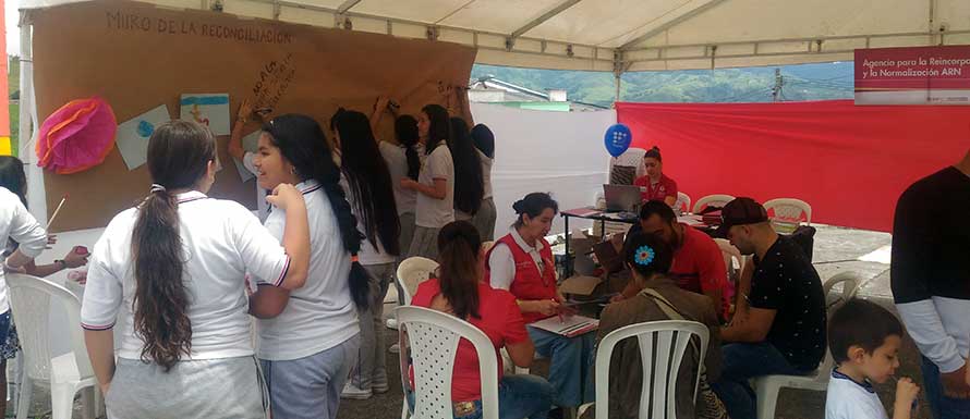 Más de 150 Santarosanos se pusieron al día con la reintegración