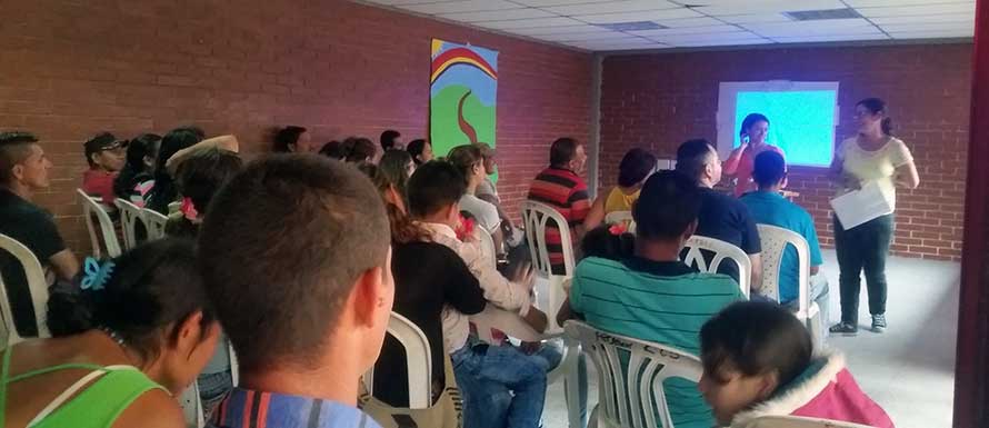 Estrategia dirigida a personas en reintegración fortalece relaciones equitativas de género