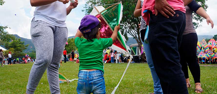 Excombatientes pusieron a volar la reconciliación