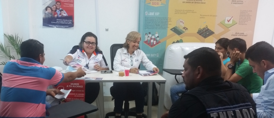 Más de 100 personas en reintegración participaron en feria inmobiliaria