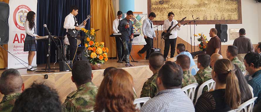 Niños interpretan música para la paz, al norte de Bucaramanga