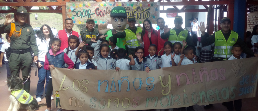 Los niños y niñas no son marionetas para la guerra