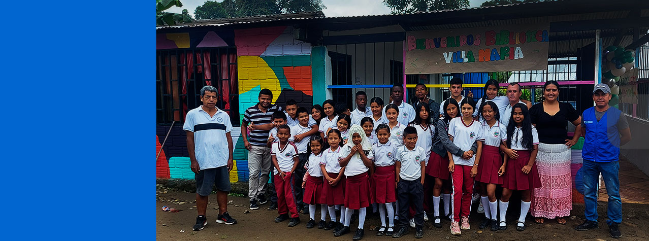 Niños de colegio en puerto asis 