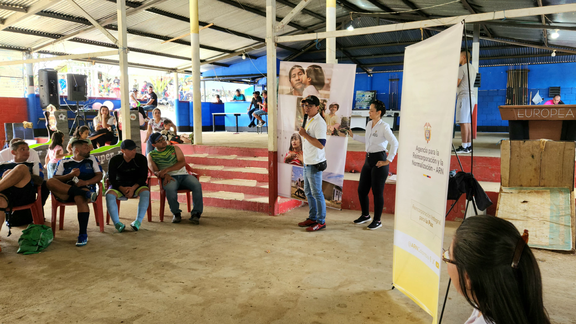 grupoi de  personas reunidas en actividad de la ARN