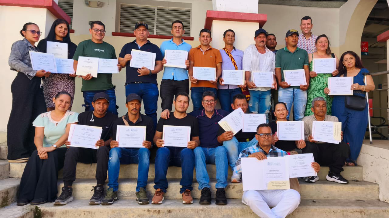 Firmantes de paz reciben certificación académica tras culminar proceso de formación