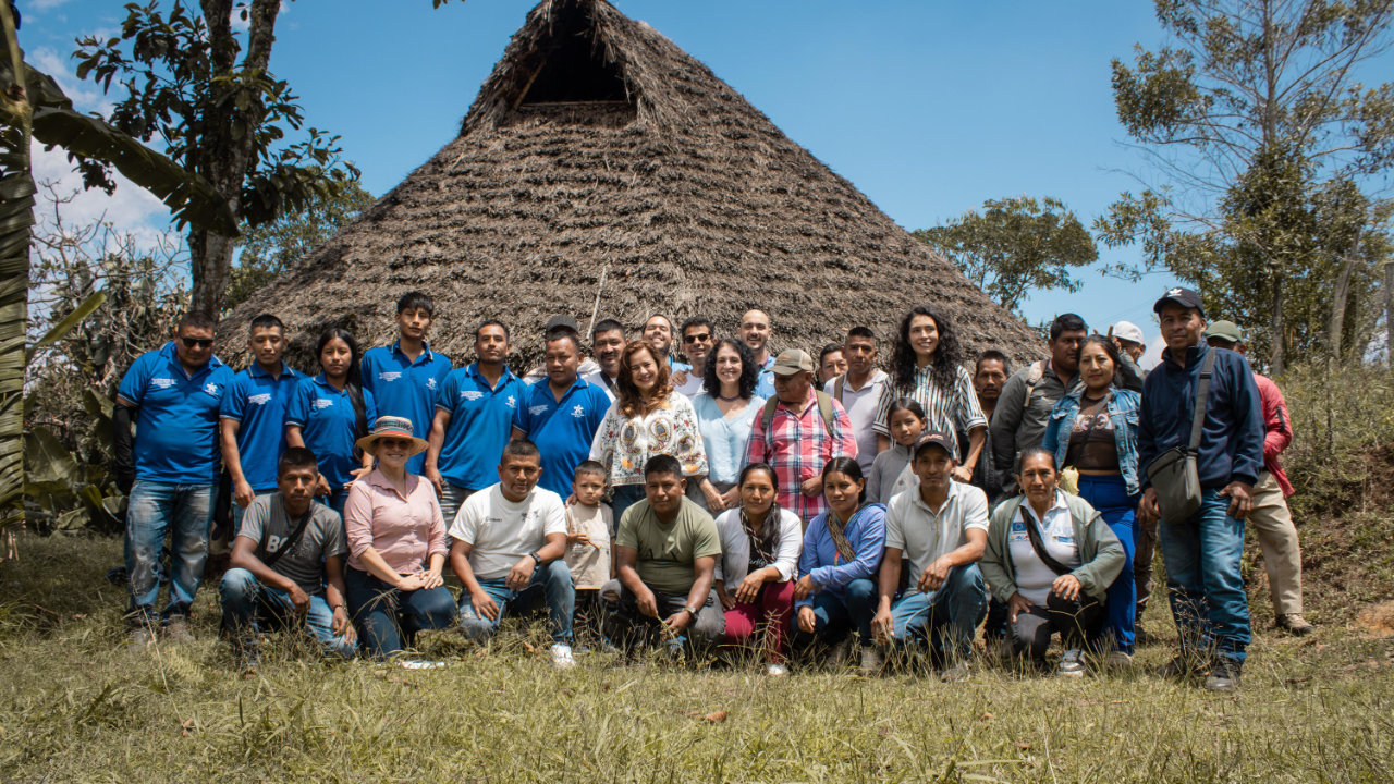 Firmantes de paz, comunidades y funcionarios participan en una jornada de reconocimiento de la primera Área Especial