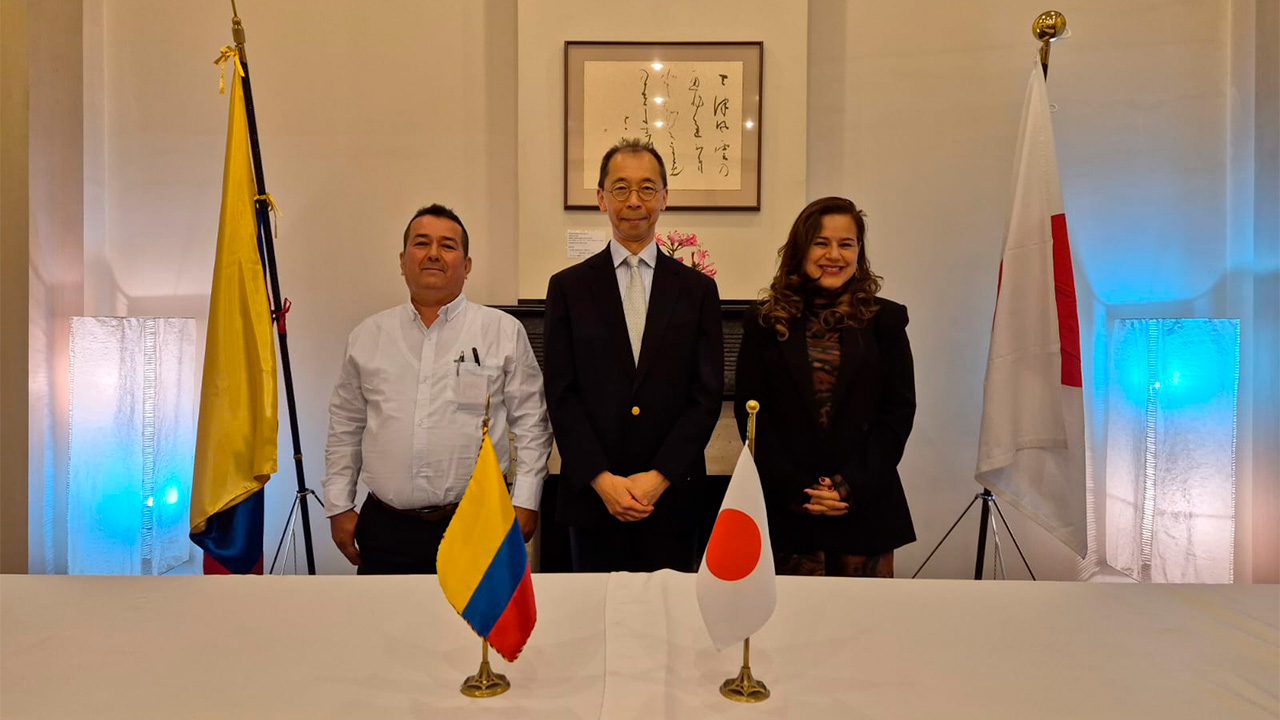 Reunión diplomática entre representantes de Japón y Colombia reonstruccion social.