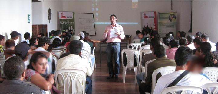 EN LA FUNDACIÓN ESCUELA TALLER, EL CENTRO DE SERVICIOS DE LA ACR EN CALI SOCIALIZARON LA RESOLUCIÓN 0754 DE 2013.