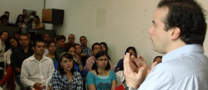 EL DIRECTOR GENERAL DE LA ACR, ALEJANDRO EDER, SOCIALIZA LOS AVANCES Y RETOS DE LA POLÍTICA DE REINTEGRACIÓN SOCIAL Y ECONÓMICA.