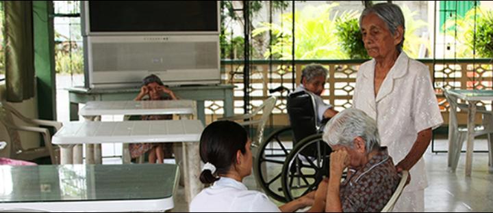  CLAUDIA* PRESTA SU SERVICIO SOCIAL, EN EL ASILO DEL PERPETUO SOCORRO, EN MONTERÍA (CÓRDOBA).