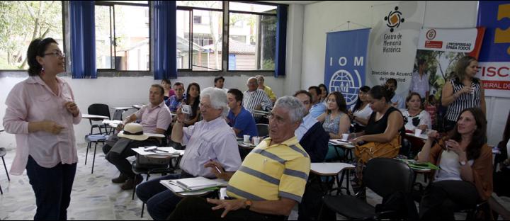 PERIODISTAS Y ESTUDIANTES DE COMUNICACIÓN SOCIAL Y PERIODISMO DE ARMENIA, PEREIRA Y ZONAS ALEDAÑAS PARTICIPARON DEL SEMINARIO - TALLER ¿CÓMO NARRAR LA PAZ? FOTO: ACR L COMUNICACIONES