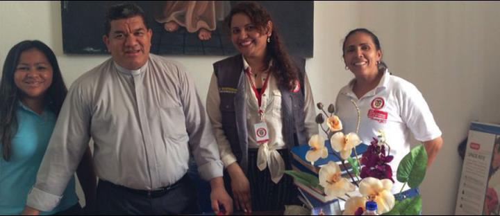DE DERECHA A IZQUIERDA: RAQUEL FRANCO, PROFESIONAL REINTEGRADORA; LUIS GABRIEL RAMÍREZ, ADMINISTRADOR APOSTÓLICO DE LA DIÓCESIS DE EL BANCO; KELLY JOHANA HINCAPIÉ, PROFESIONAL JURÍDICO Y AURA PINEDA, PROFESIONAL REINTEGRADORA ZONA DE PLATO.